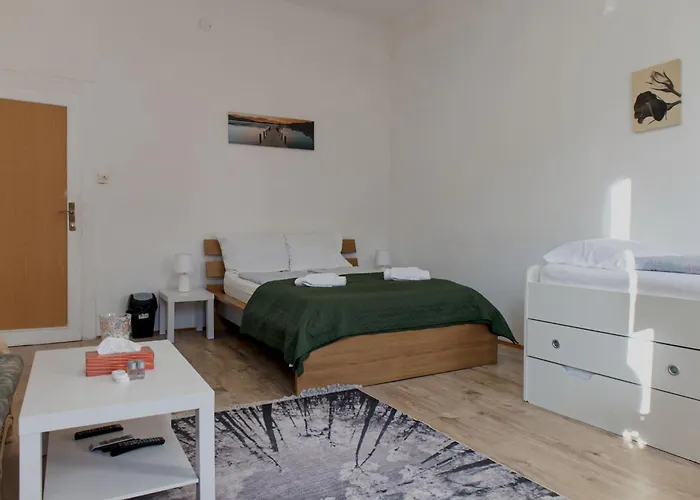 Relaxing Private Near The Danube River & Millennium Maison d'hôtes Vienne